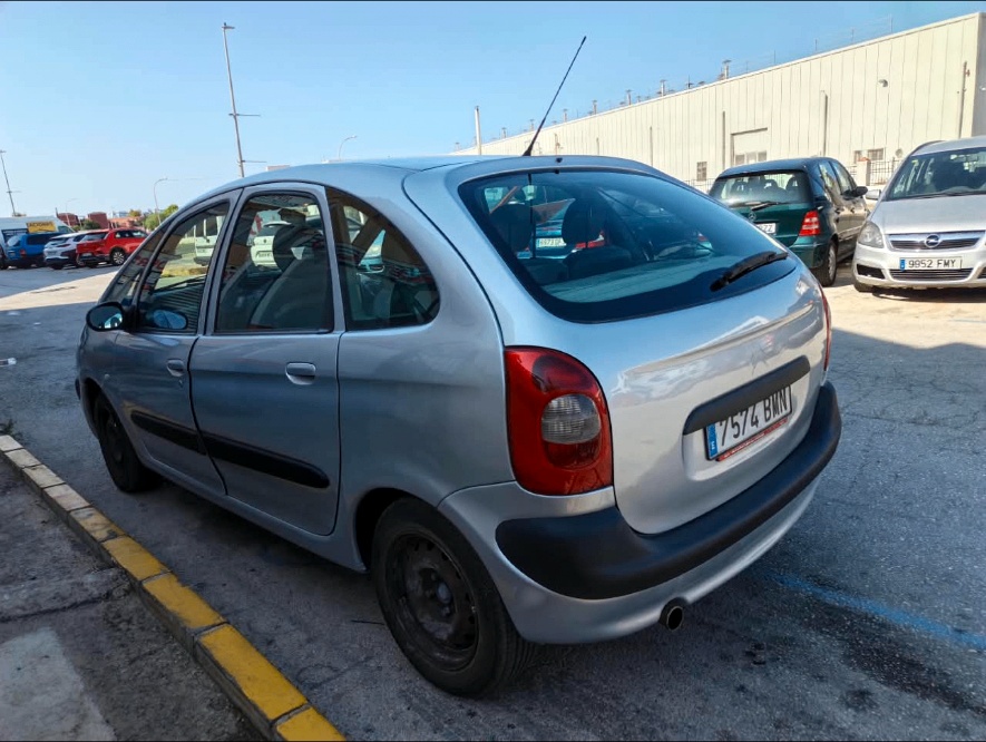 Citroën Picasso terminado, vista trasera